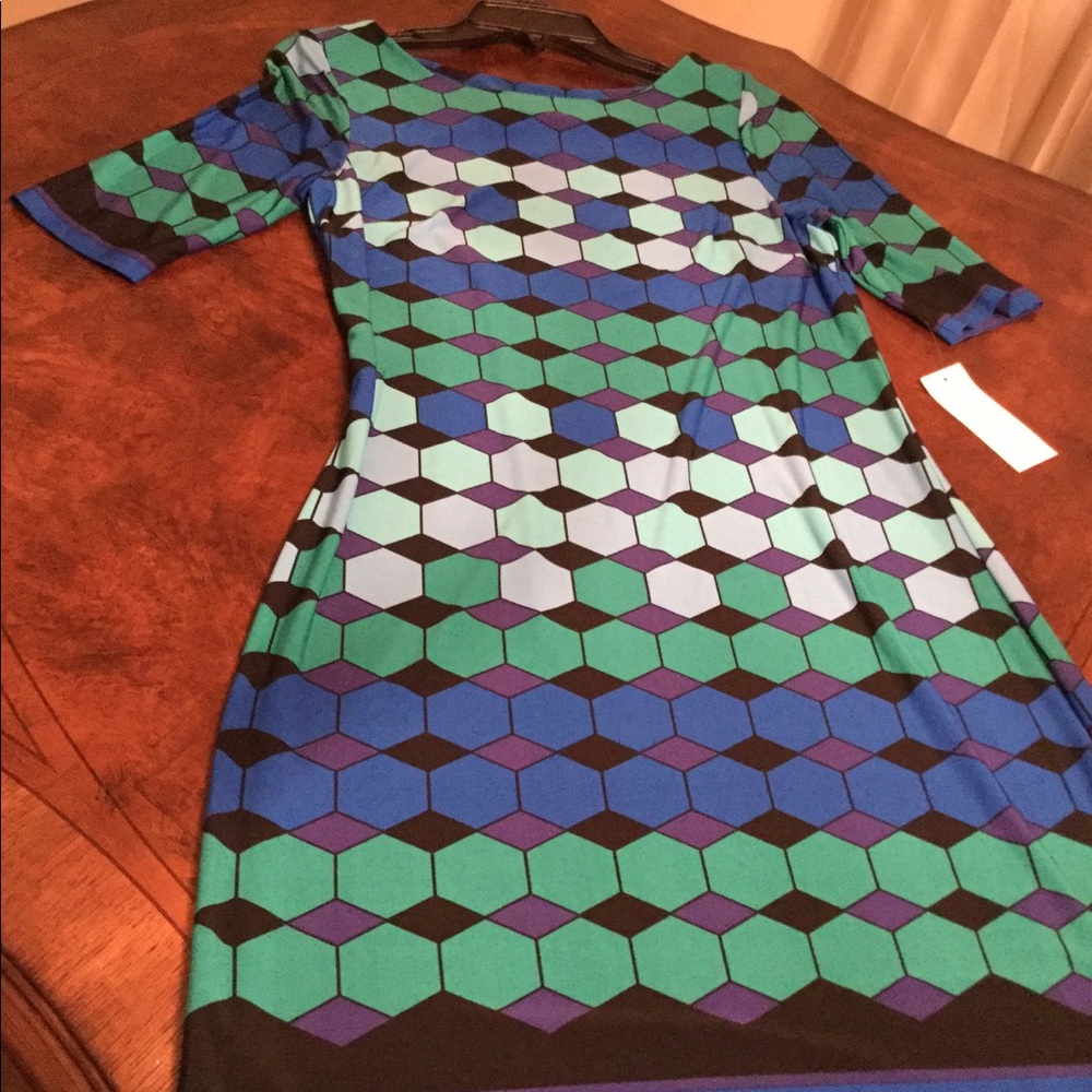 Dress - Picture 2 of 2